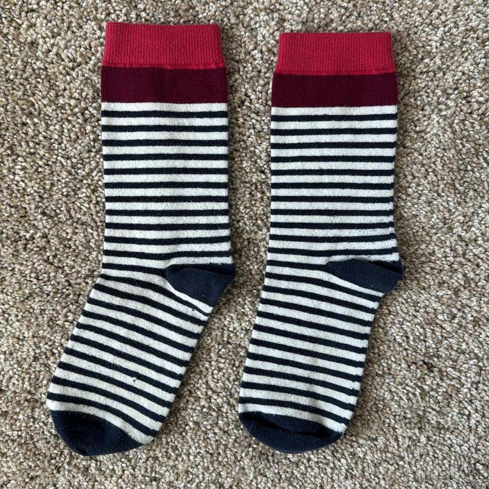 Patterned Crew Socks (5) - Picture 8 of 12